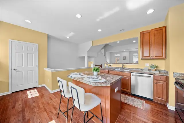 602 Fairgate Dr gallery image 26