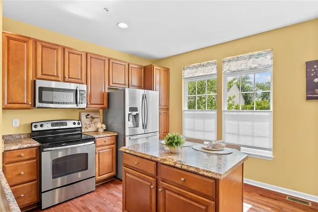 602 Fairgate Dr gallery image 30