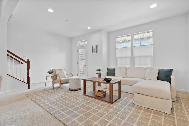 602 Fairgate Dr gallery image 35