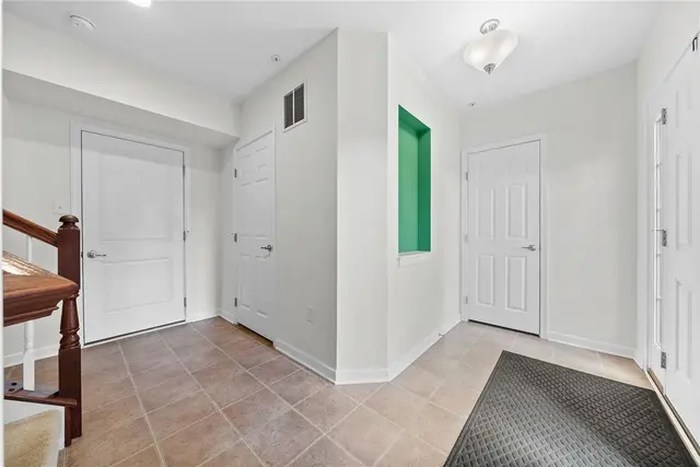 602 Fairgate Dr gallery image 49