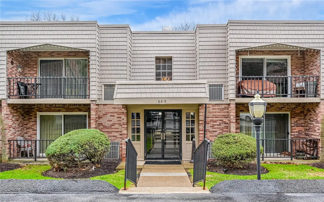 603 Calais Dr 2210