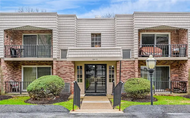 603 Calais Dr 2210