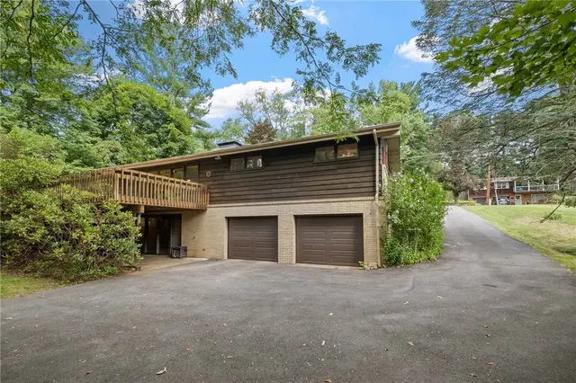 603 Greenspring Dr gallery image 4