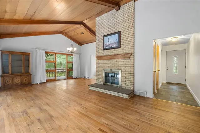 603 Greenspring Dr gallery image 7