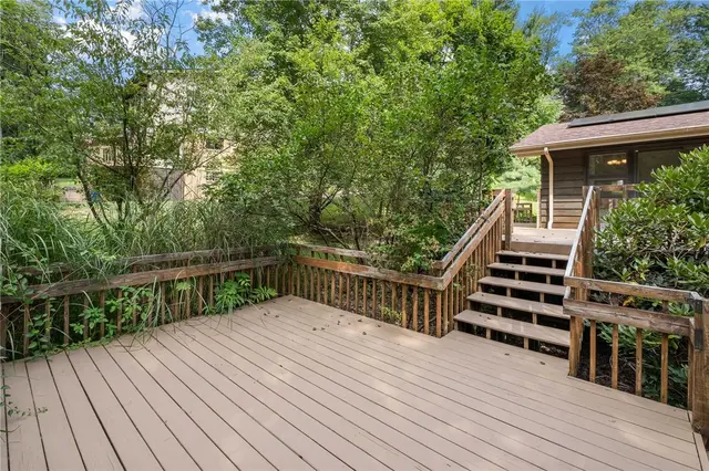 603 Greenspring Dr gallery image 9