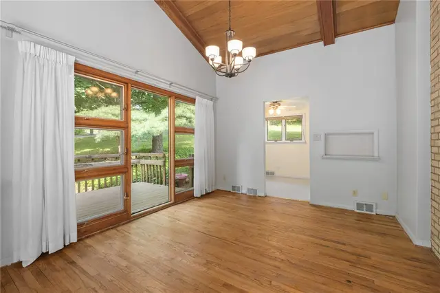 603 Greenspring Dr gallery image 10