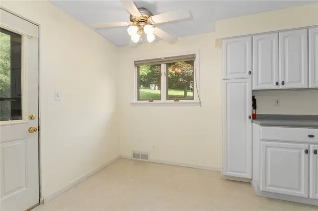 603 Greenspring Dr gallery image 12