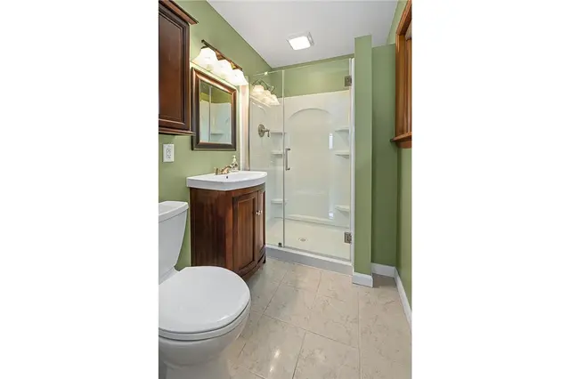 603 Greenspring Dr gallery image 16