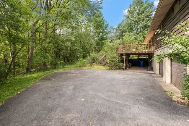 603 Greenspring Dr gallery image 23