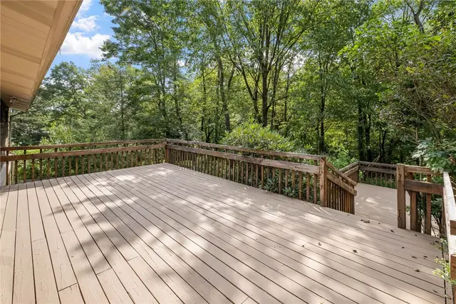 603 Greenspring Dr gallery image 33