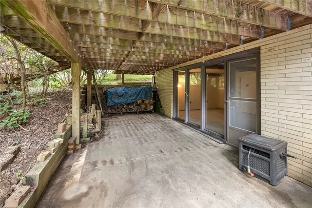 603 Greenspring Dr gallery image 34