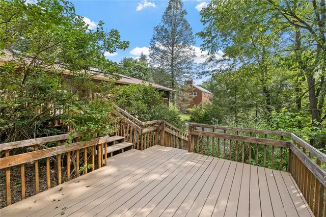 603 Greenspring Dr gallery image 31