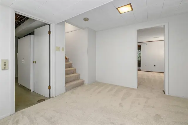 603 Greenspring Dr gallery image 41