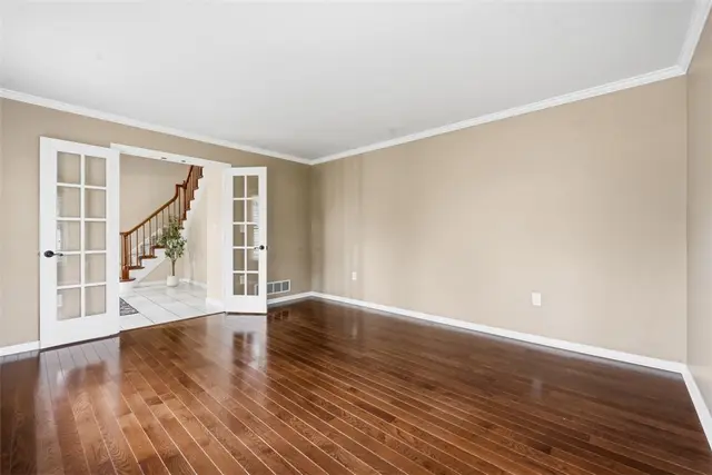 604 Jennifer Dr gallery image 6