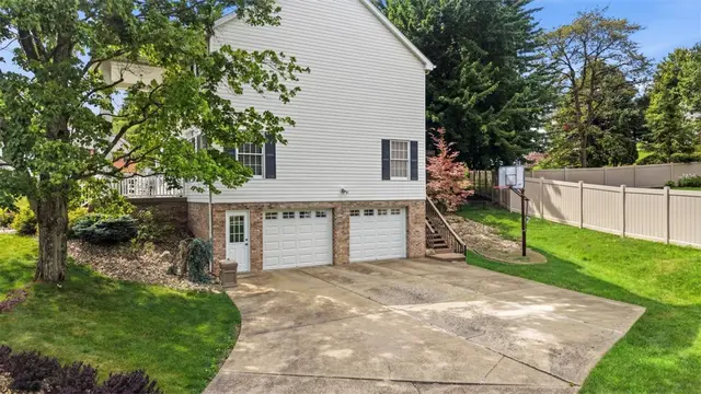 604 Jennifer Dr gallery image 9