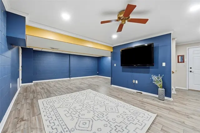 604 Jennifer Dr gallery image 24