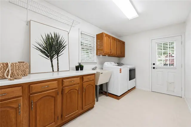 604 Jennifer Dr gallery image 33