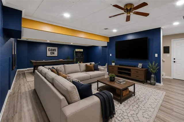 604 Jennifer Dr gallery image 34