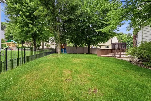 604 Jennifer Dr gallery image 38