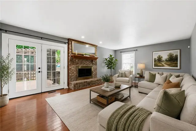 604 Jennifer Dr gallery image 51