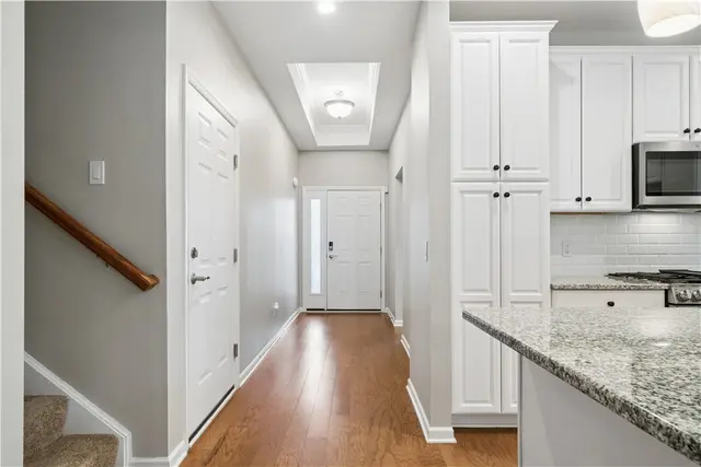 6043 Liberty Blvd. gallery image 5