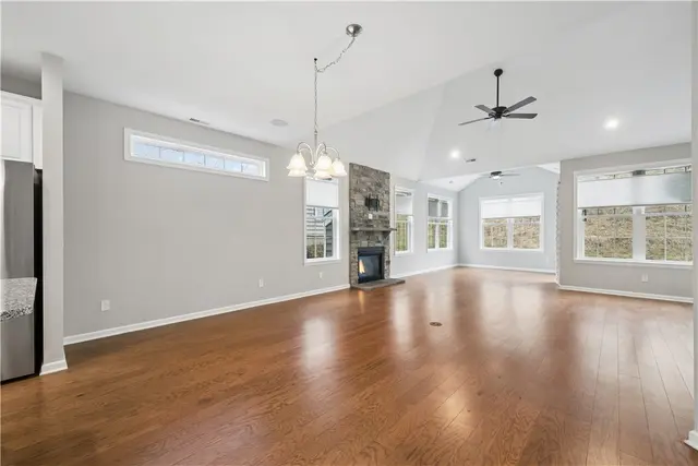6043 Liberty Blvd. gallery image 14