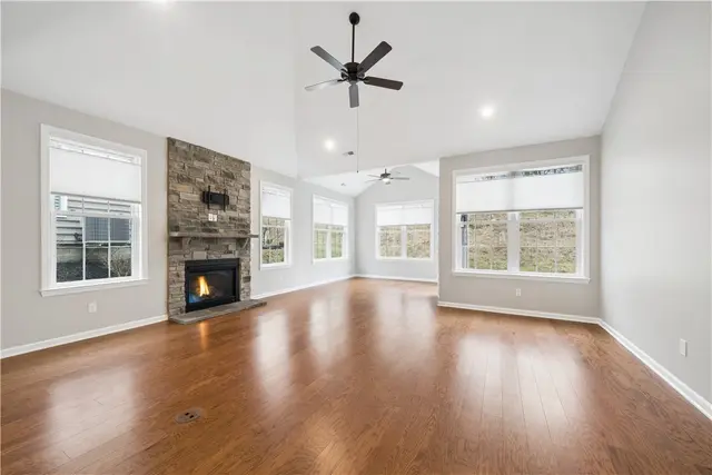 6043 Liberty Blvd. gallery image 16