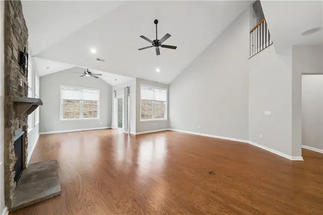 6043 Liberty Blvd. gallery image 18