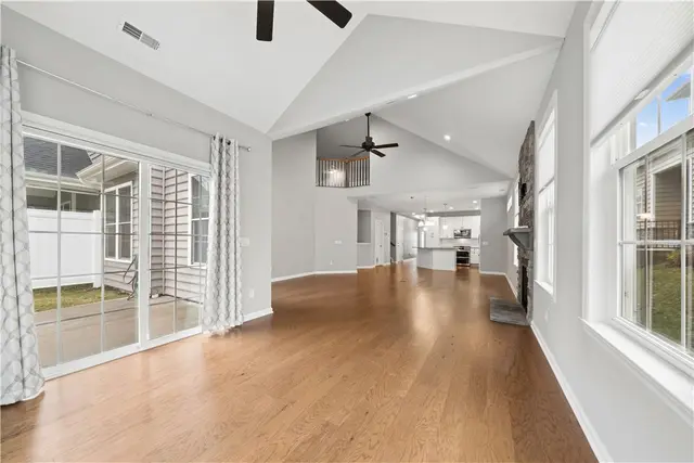 6043 Liberty Blvd. gallery image 22