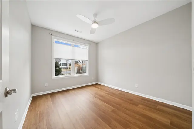 6043 Liberty Blvd. gallery image 23