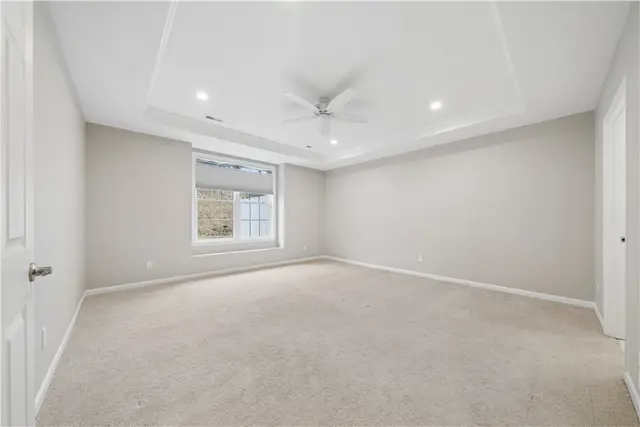6043 Liberty Blvd. gallery image 29