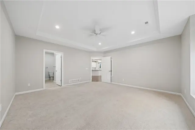 6043 Liberty Blvd. gallery image 30
