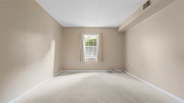 605 Calais Dr 104 gallery image 8