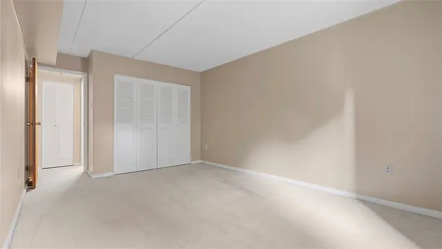 605 Calais Dr 104 gallery image 15