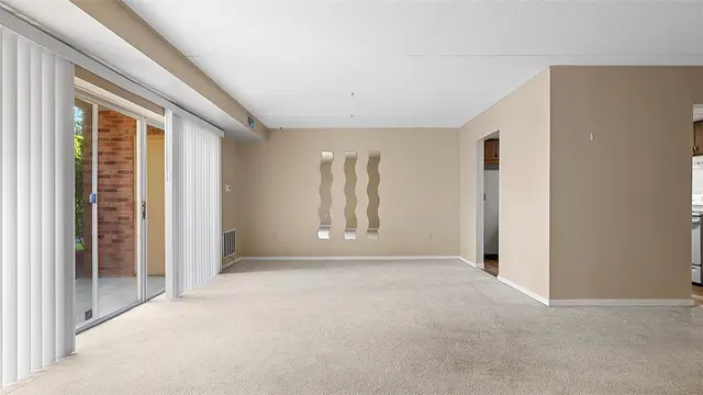 605 Calais Dr 104 gallery image 16