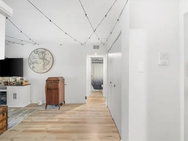 605 Calais Dr 106 gallery image 12