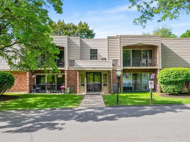 605 Calais Dr 106