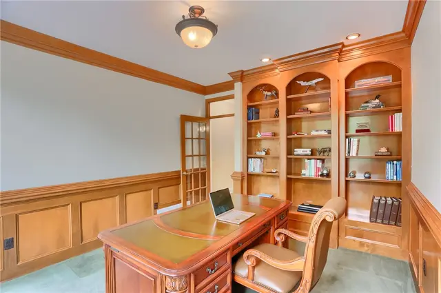 606 Adare Court gallery image 4