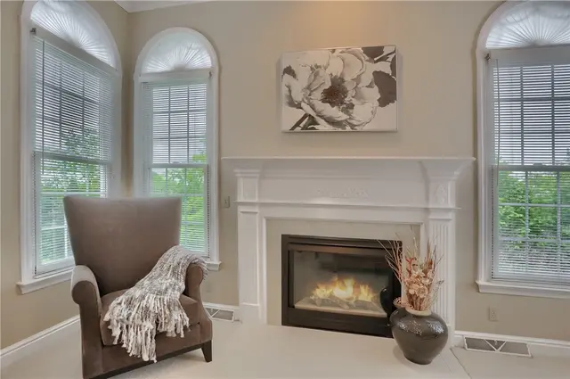 606 Adare Court gallery image 16