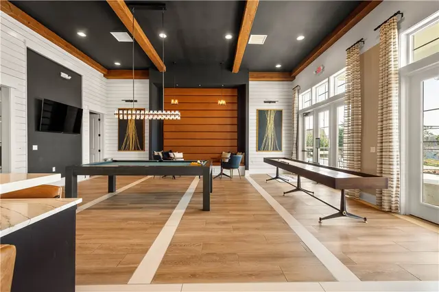 6067 Liberty Blvd. gallery image 7