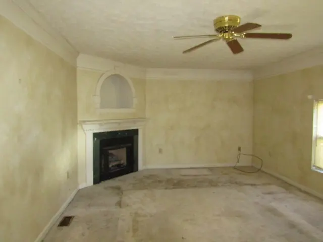 607 Cassandra Dr gallery image 8