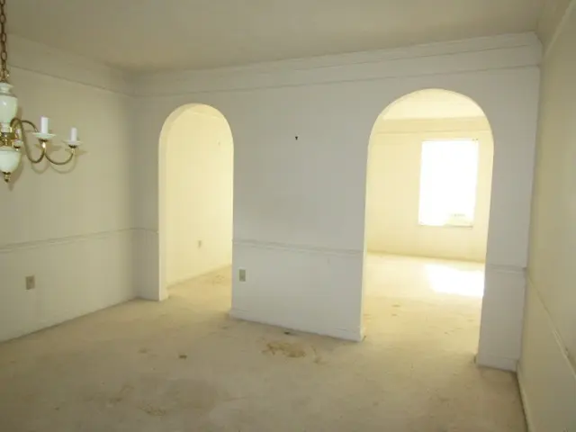 607 Cassandra Dr gallery image 17