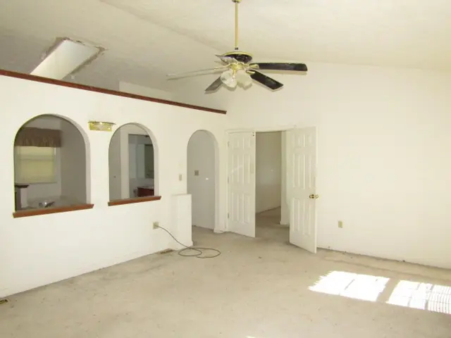 607 Cassandra Dr gallery image 18