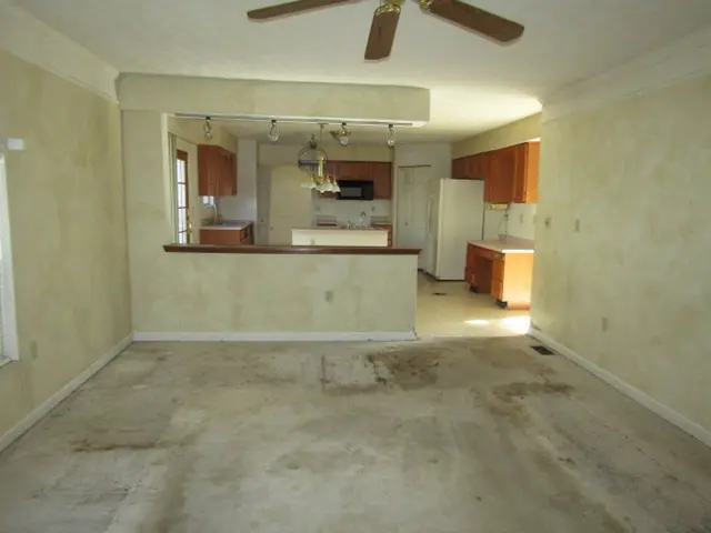 607 Cassandra Dr gallery image 19