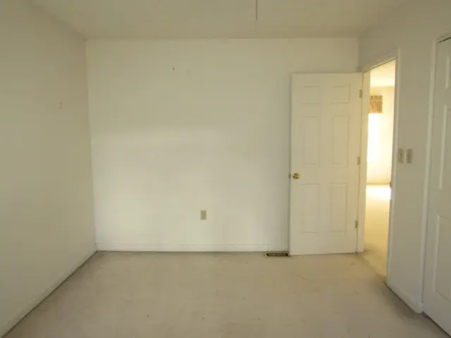 607 Cassandra Dr gallery image 23