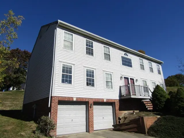 607 Cassandra Dr gallery image 31