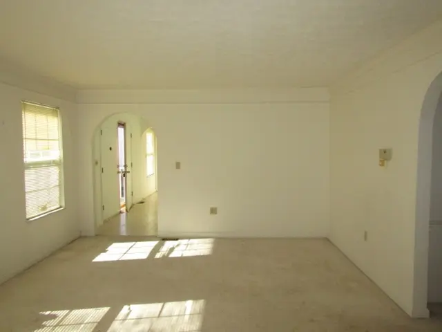 607 Cassandra Dr gallery image 33