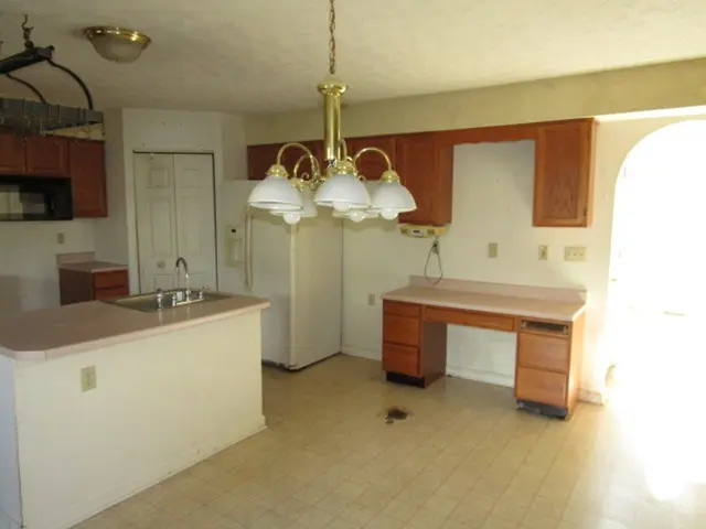 607 Cassandra Dr gallery image 34