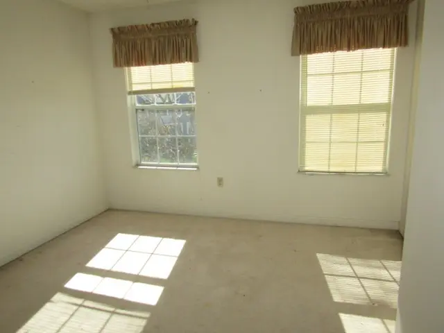 607 Cassandra Dr gallery image 35