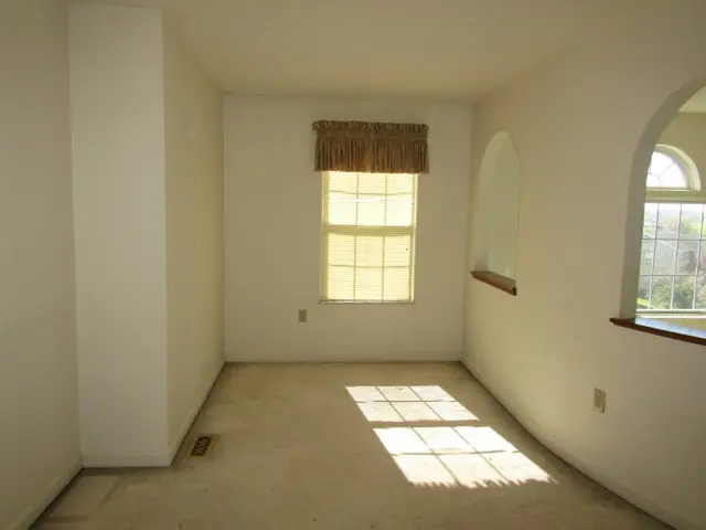 607 Cassandra Dr gallery image 41